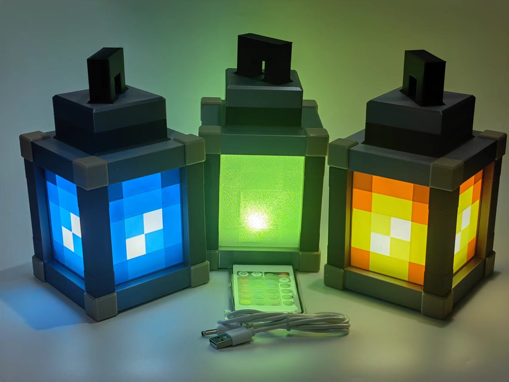 Pixelated Block LED Night Light – Retro Gaming Inspired USB Desk Lamp