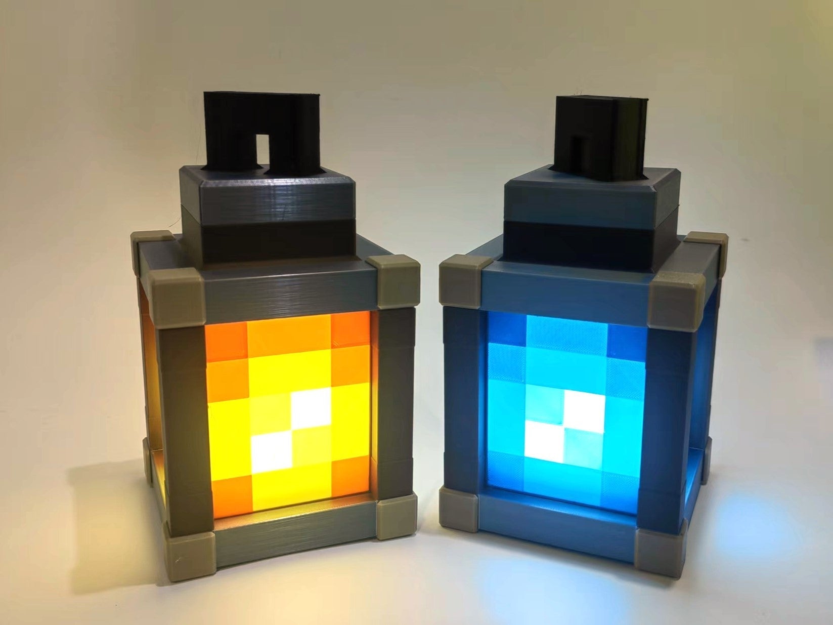 Pixelated Block LED Night Light – Retro Gaming Inspired USB Desk Lamp