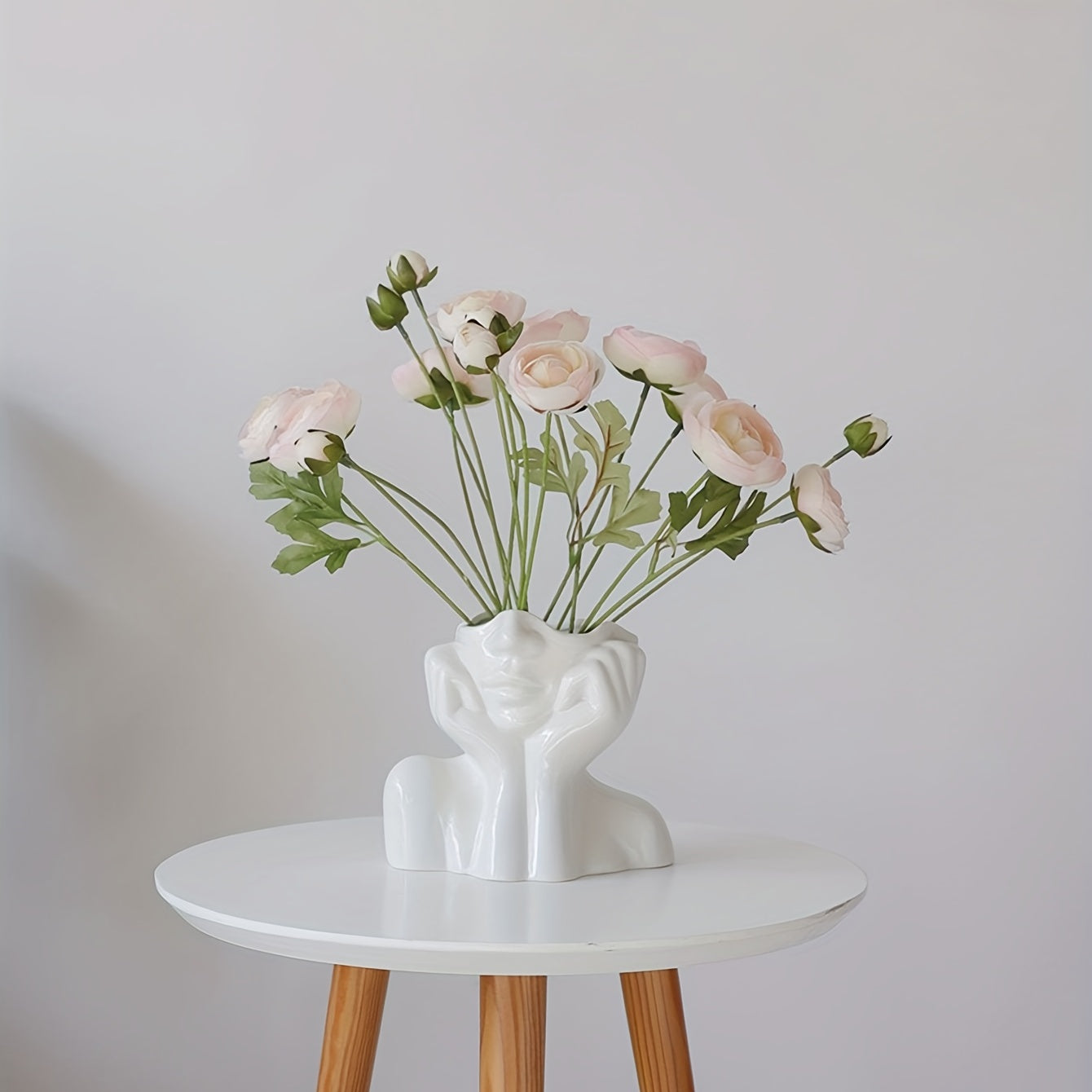Sculptural Face Vase with Double Handles – Nordic-Inspired Resin Flower Vase