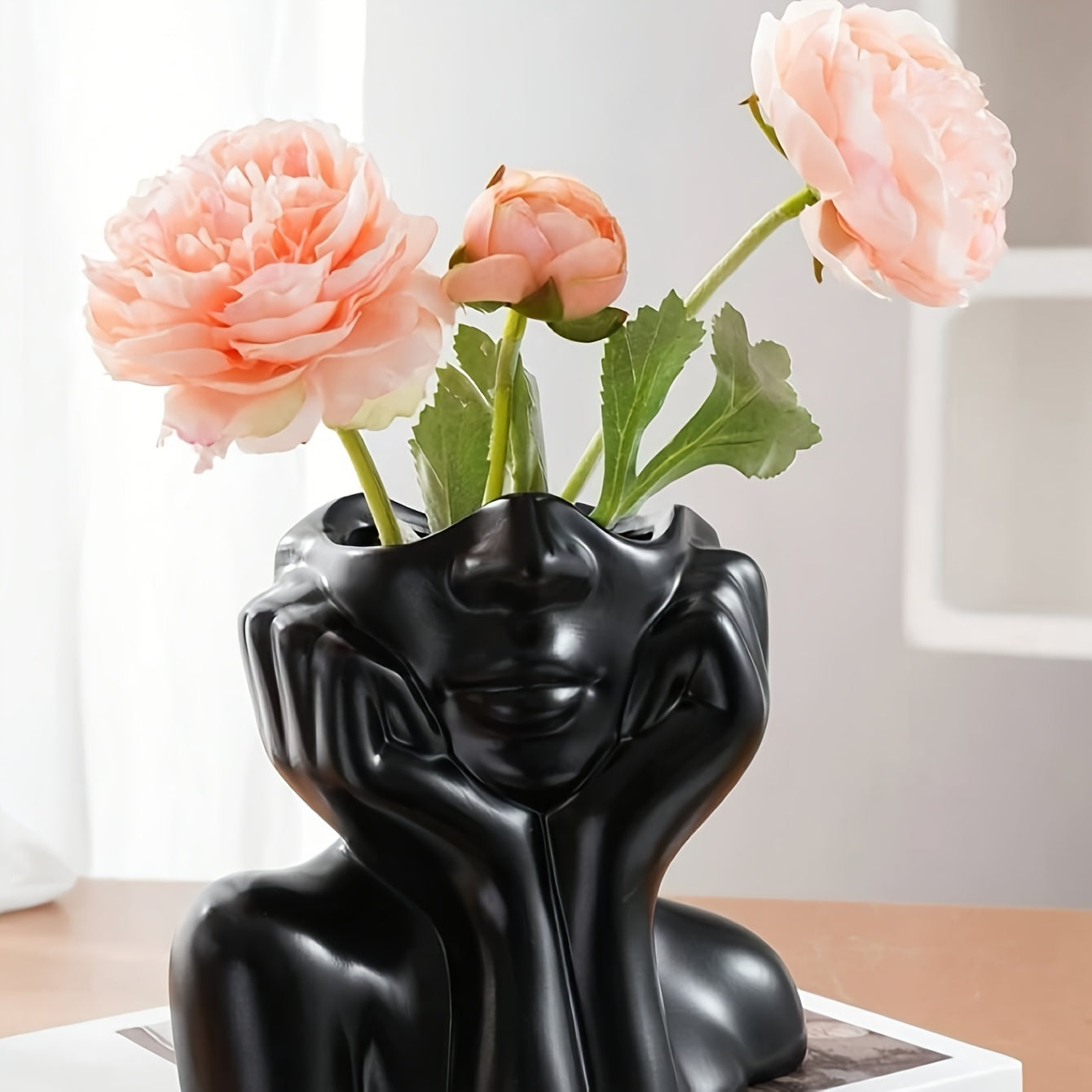 Sculptural Face Vase with Double Handles – Nordic-Inspired Resin Flower Vase