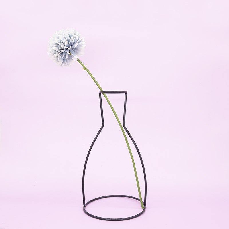 Sleek Iron Line Vase Stand – Minimalist Metal Flower Display in 5 Styles