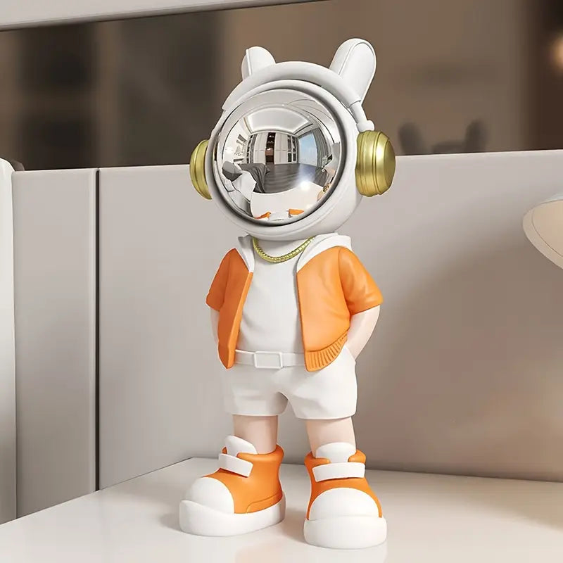 Modern Astronaut Resin Figurine with Mirrored Helmet – Pop Art Desk & Shelf Decor