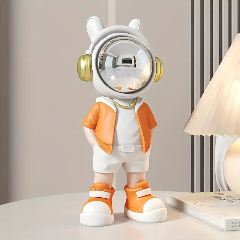 Modern Astronaut Resin Figurine with Mirrored Helmet – Pop Art Desk & Shelf Decor