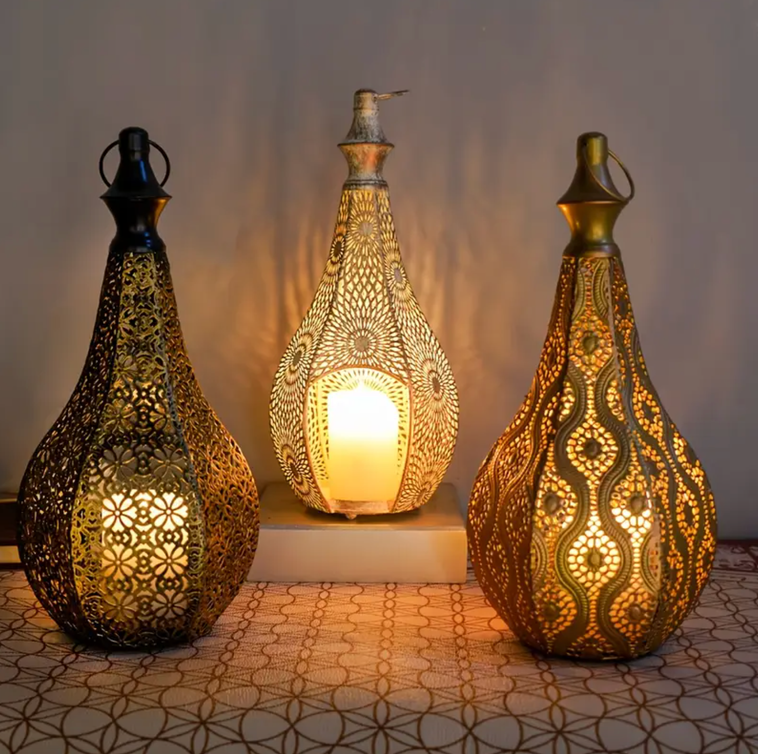 Moroccan-Inspired Vintage Metal Lantern – Ornate Cutout Candle Holder for Indoor & Outdoor