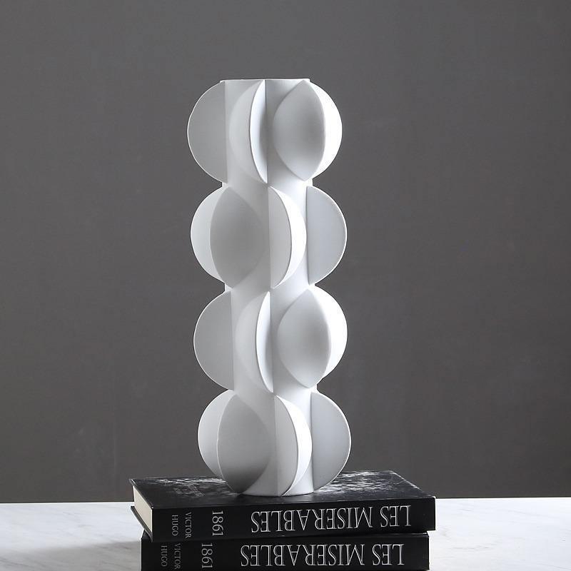 Artistic Flower Petal Resin Vase – Modern Sculptural Display in White or Black