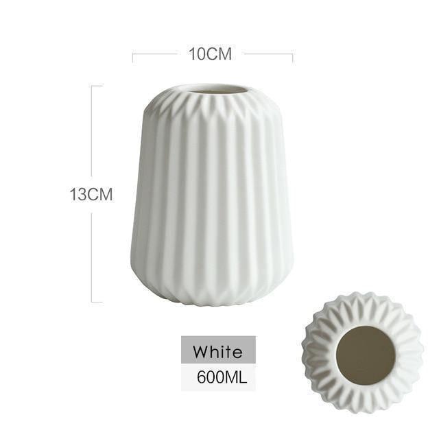 Modern Ceramic Porcelain Tabletop Vases – Available in 5 Colors