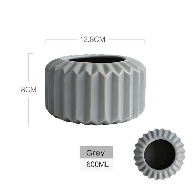 Modern Ceramic Porcelain Tabletop Vases – Available in 5 Colors