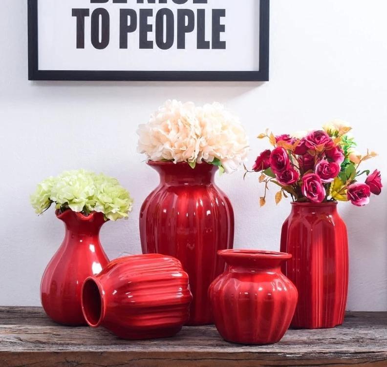 Elegant Curved Red Ceramic Vase – Modern Home Decor in 11 Shapes & Sizes