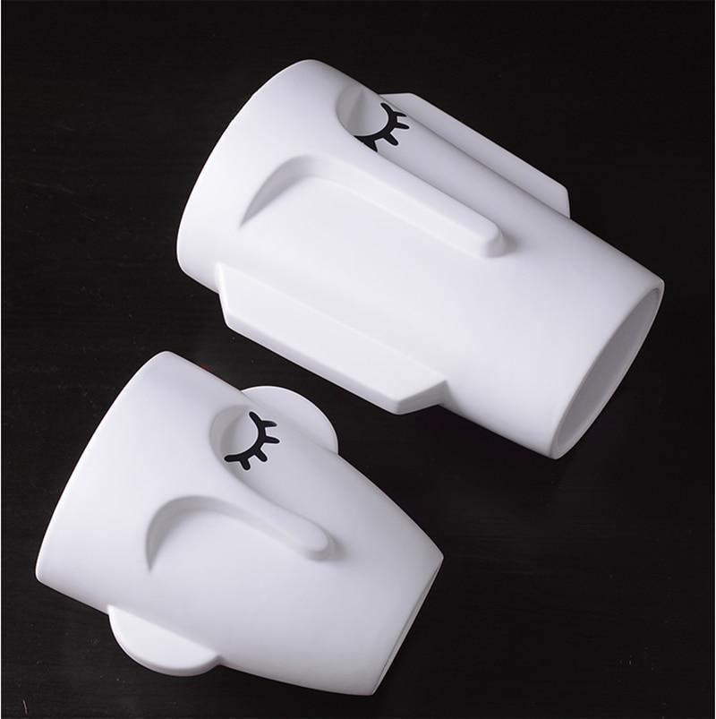 Artistic Face Ceramic Vase – Modern Art-Inspired Flower Display in Two Sizes