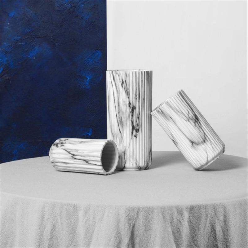 Marble-Effect Textured Ceramic Flower Vase – Non-Slip Porcelain with Anti-Skid Pads