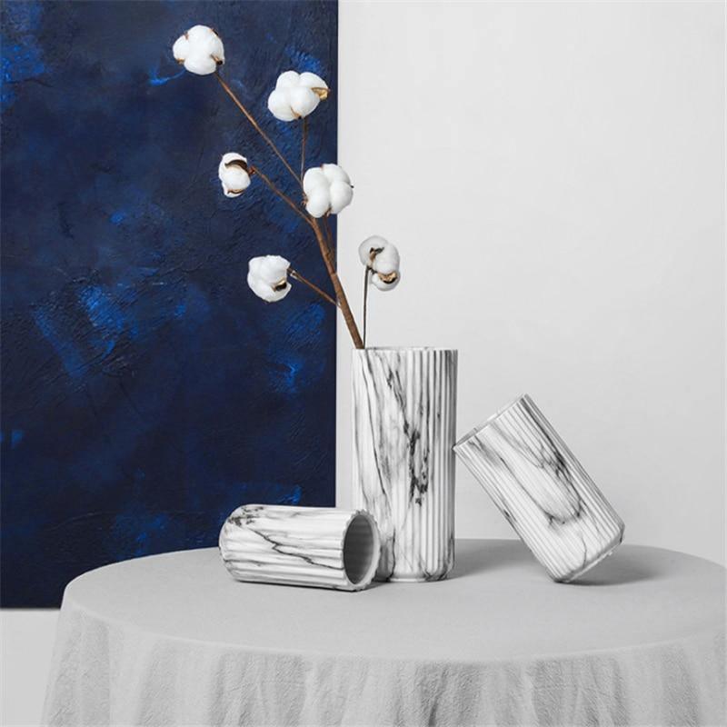 Marble-Effect Textured Ceramic Flower Vase – Non-Slip Porcelain with Anti-Skid Pads