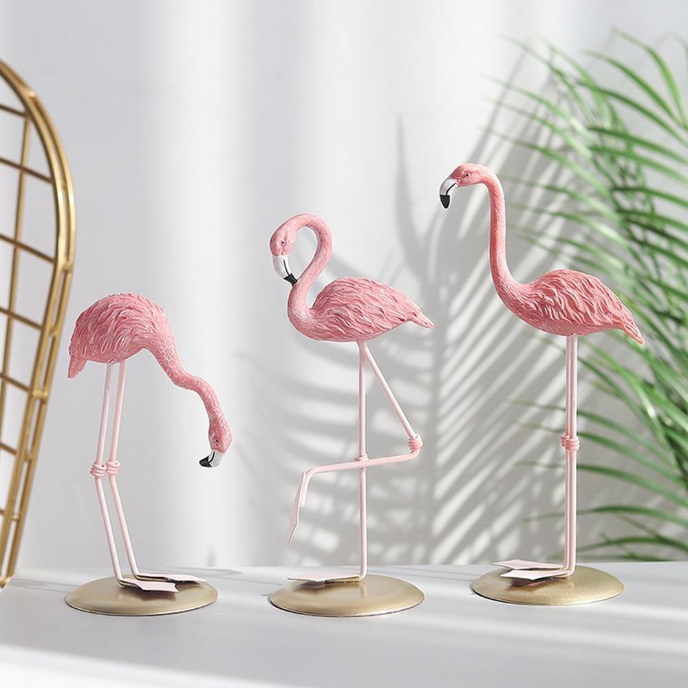 Exotic Flamingo Resin Statuette – Modern Red Bird Home Decor Accent