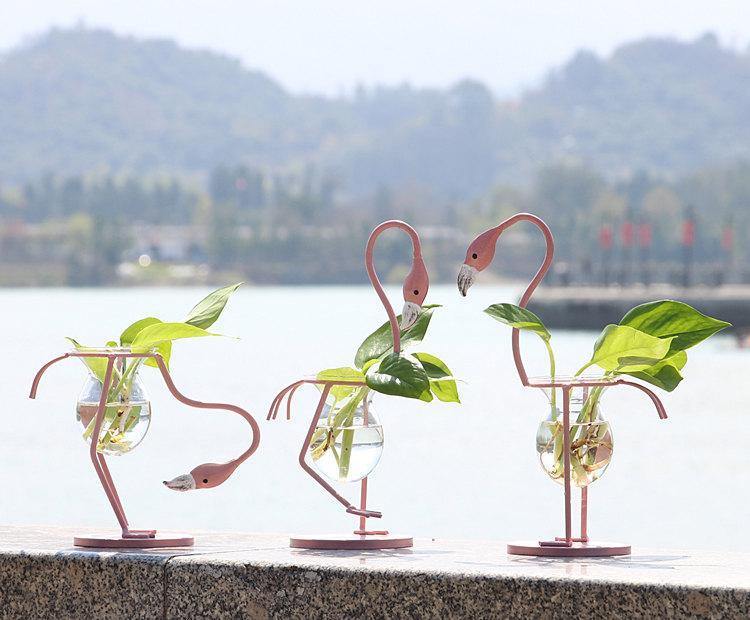 Tropical Flamingo Plant Propagation Station – Metal & Glass Hydroponic Bulb Vase