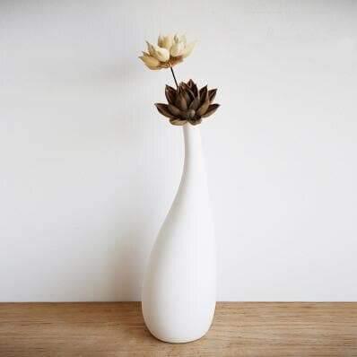 White Porcelain Water Drop Design Vase – Elegant Minimalist Flower Display in 3 Sizes