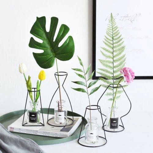 Sleek Iron Line Vase Stand – Minimalist Metal Flower Display in 5 Styles